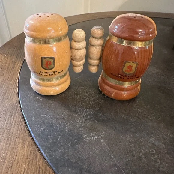 Boot Salt and Pepper Shakers - Yellow - Picture 5 of 6